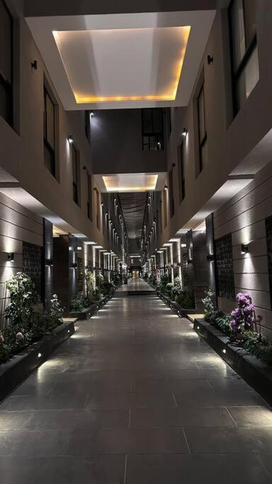 Wonderful 4Beds Condo near BLVD Images