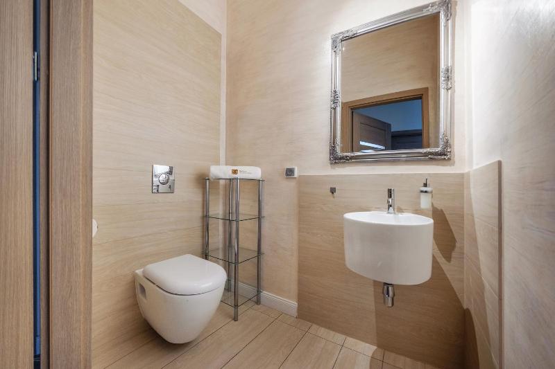 Meiguan with huge Terrace + extra 2 parking spots - image 12