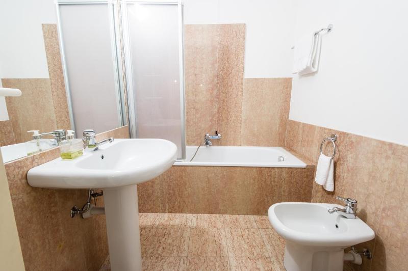 Mazzini Suite A One-Bedroom Apartment image 4