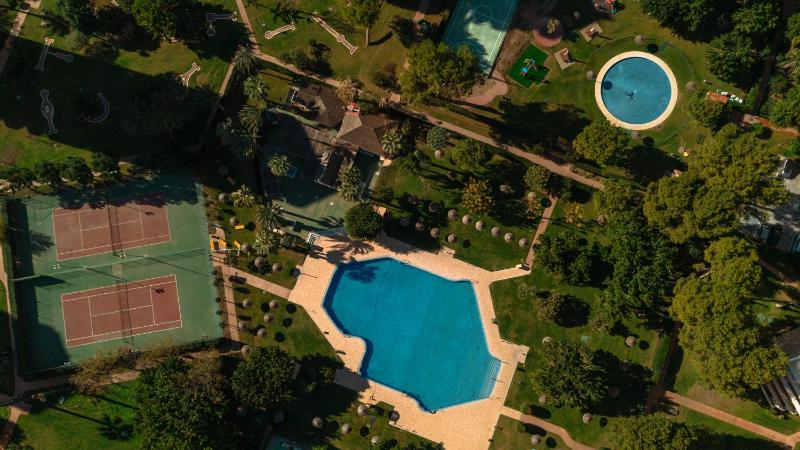 Beachfront apartment with panoramic sea views private parking swimming pools and mini golf - image 3