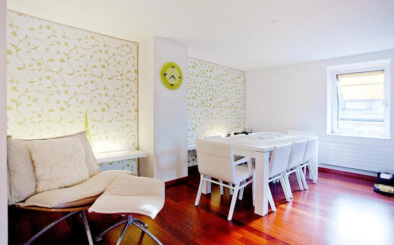 Presidental Suite Apartment by Livingdowntown - image 15