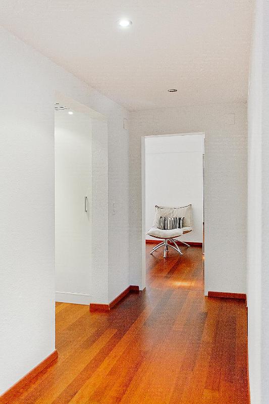 Presidental Suite Apartment by Livingdowntown - image 4