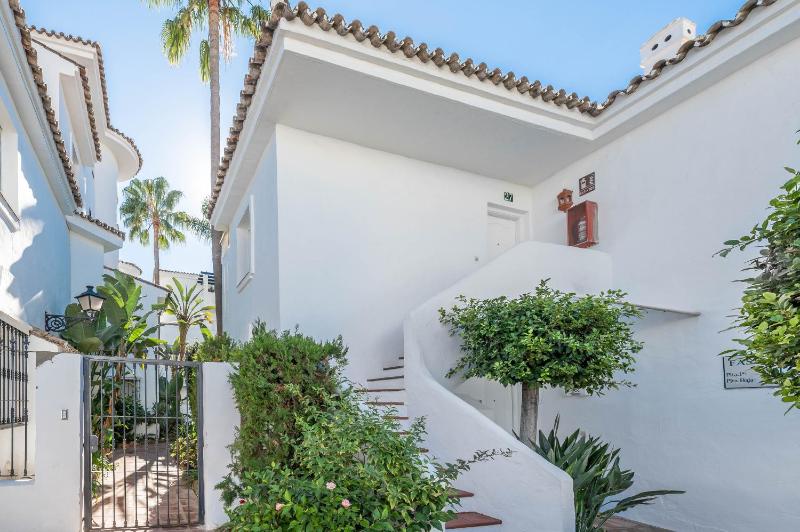 Cozy Pearl In Puerto Banus - image 12