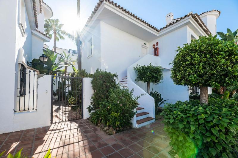Cozy Pearl In Puerto Banus - image 13