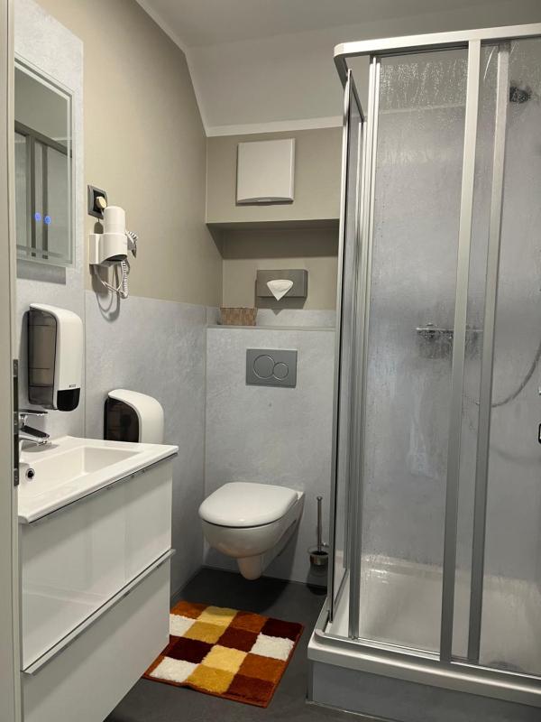 Standard Double Room image 4