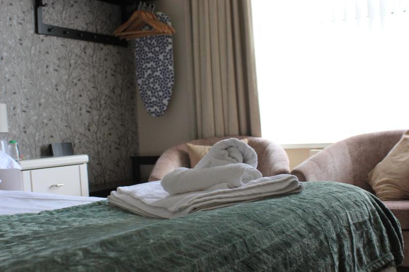 King Room image 3