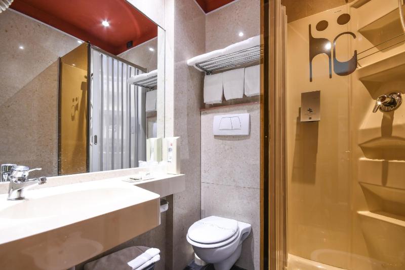 Classic Double Room image 1