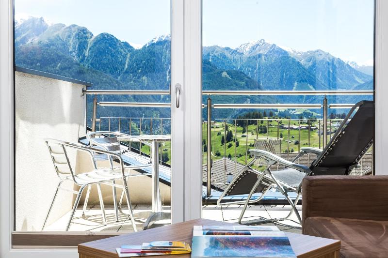 Two-Bedroom Apartment 65m² B image 3