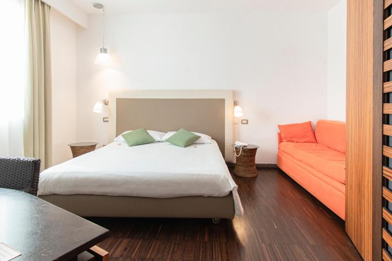 Classic Triple Room image 1