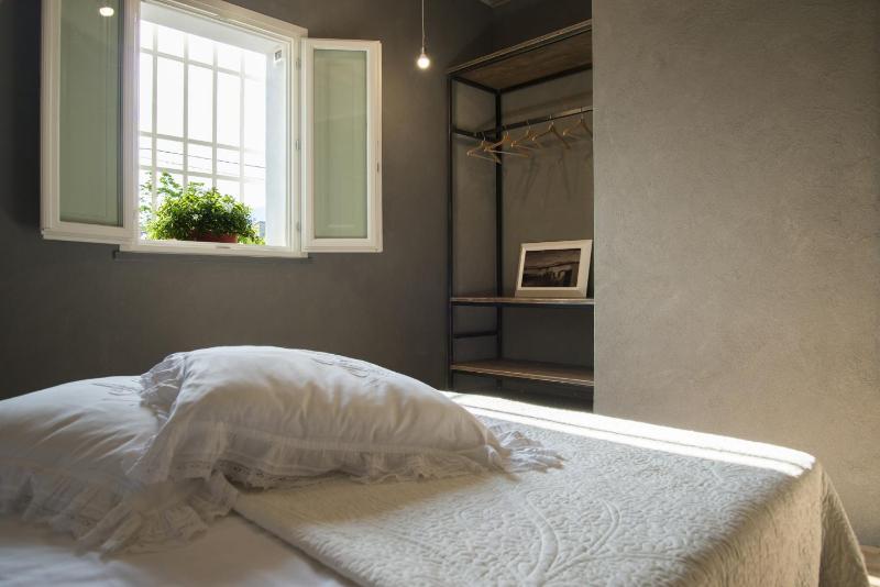 Deluxe Room image 3
