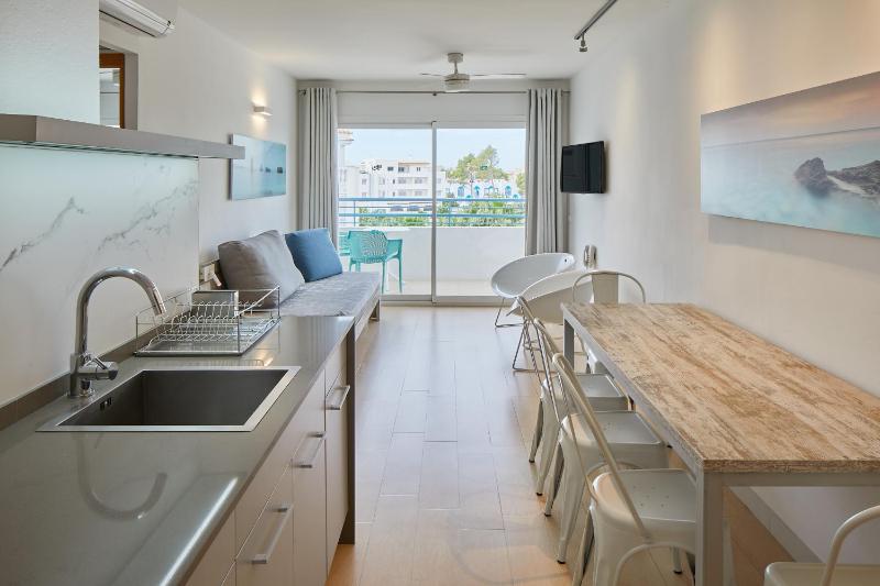 Two-Bedroom Apartment with Balcony image 4