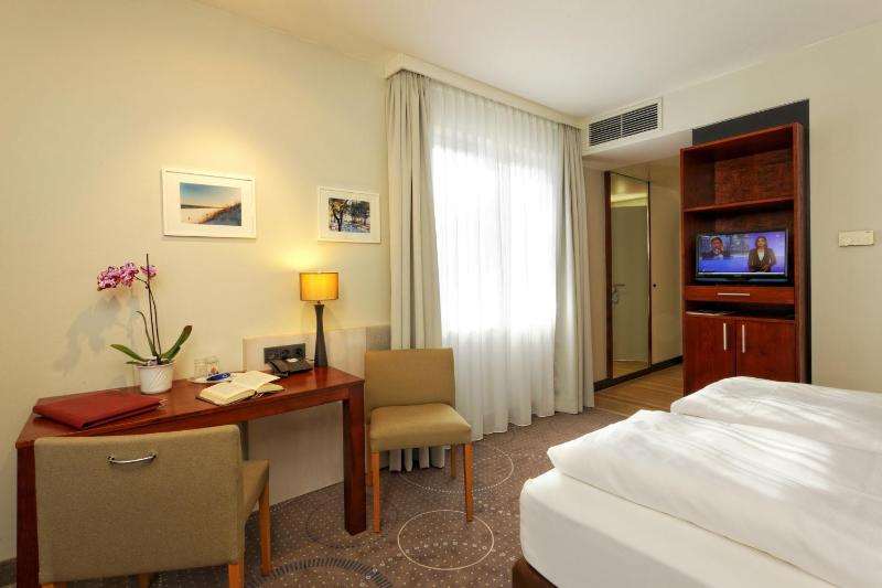 Standard Single Room image 4