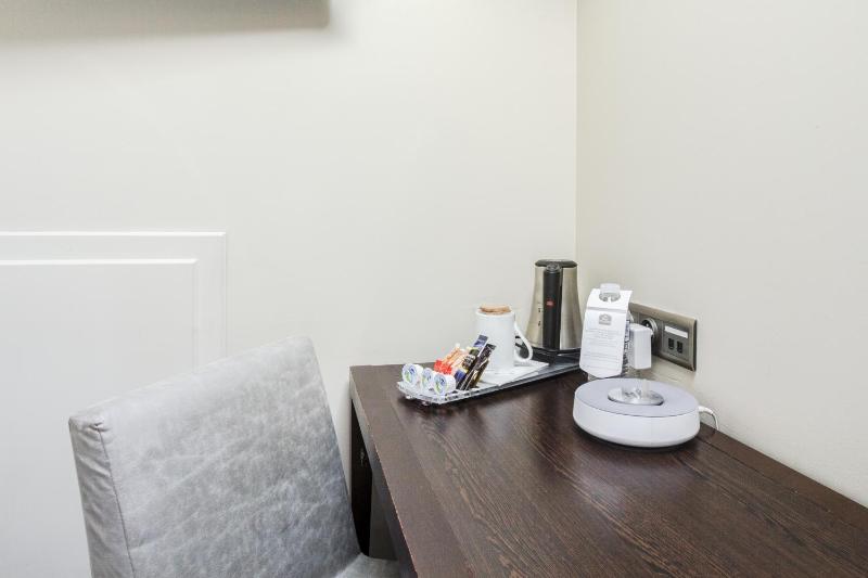 Deluxe Room image 2