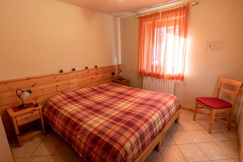 One-Bedroom Apartment image 3