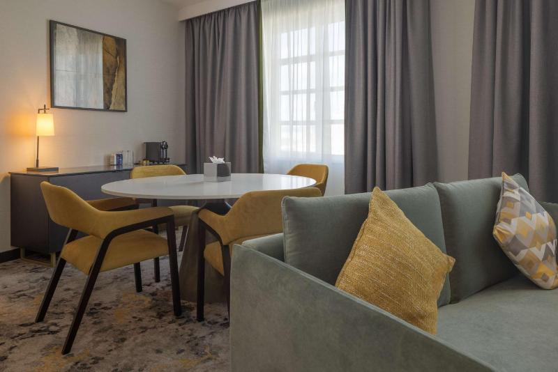 King Executive Suite image 4