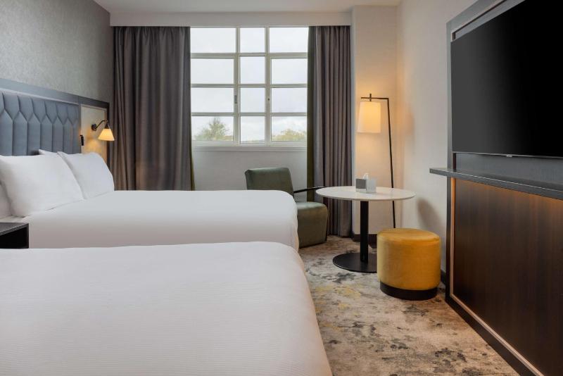 Deluxe Double Room with Two Double Beds and Castle View image 4