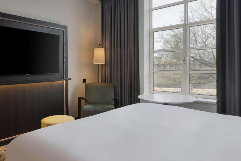 King Deluxe Room with Castle View image 4