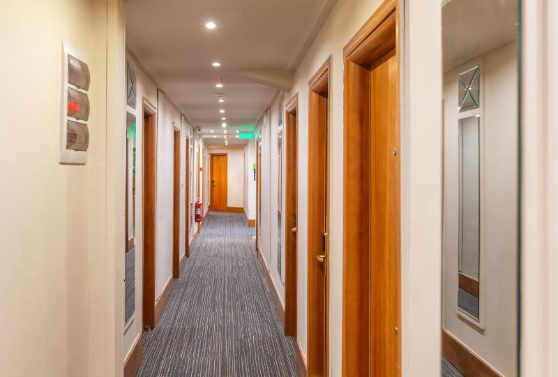 Double or Twin Room image 2