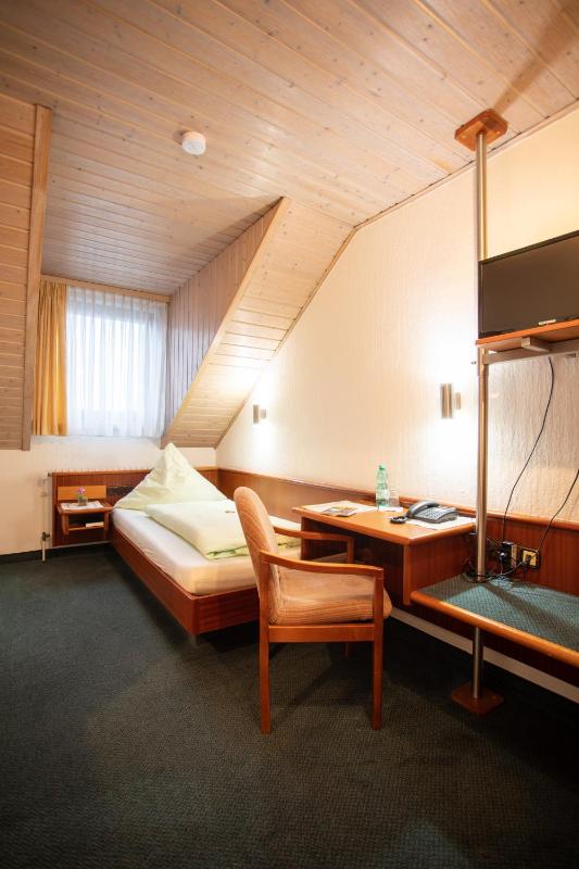 Single Room with Private Bathroom image 2
