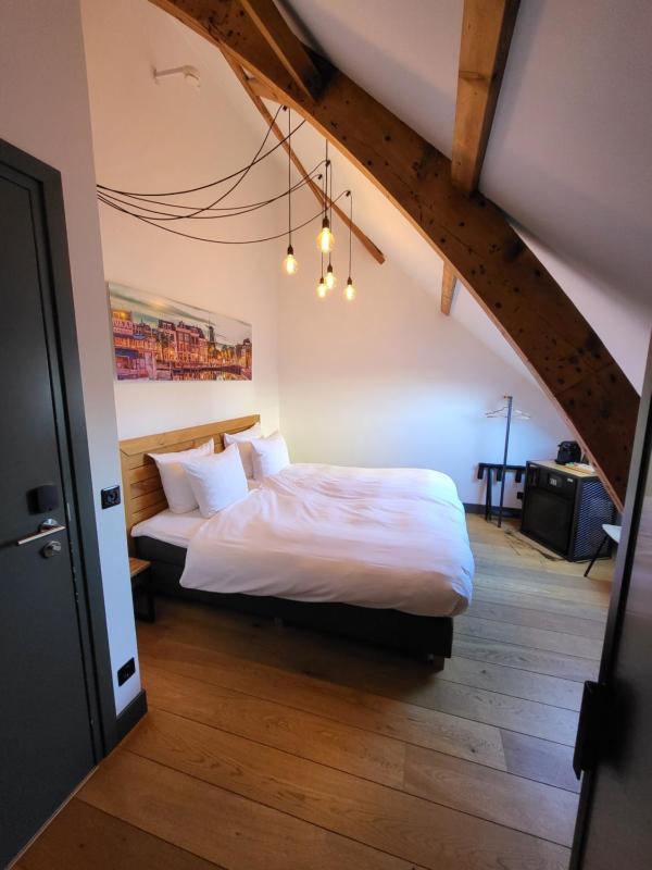 Standard Double or Twin Room image 1