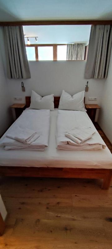 One-Bedroom Apartment with Balcony image 1