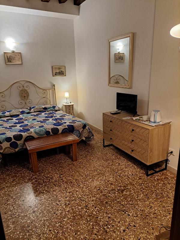 Double or Twin Room - Annex image 1