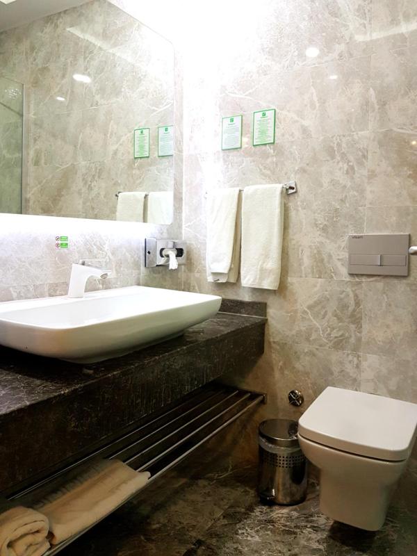 Standard King Room - Non-Smoking  image 3