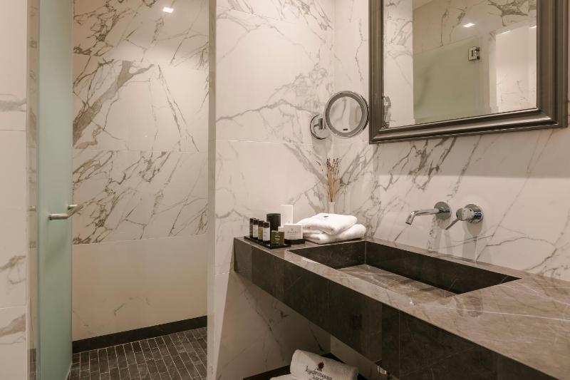 Executive Suite image 2