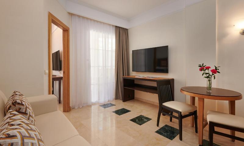 Grupotel Playa de Palma Suites & Spa - image 42