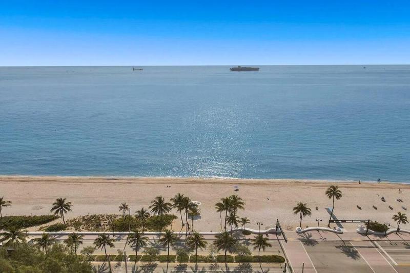 Vistamar Waterfront Beach Abode -Walk to the Beach - image 23