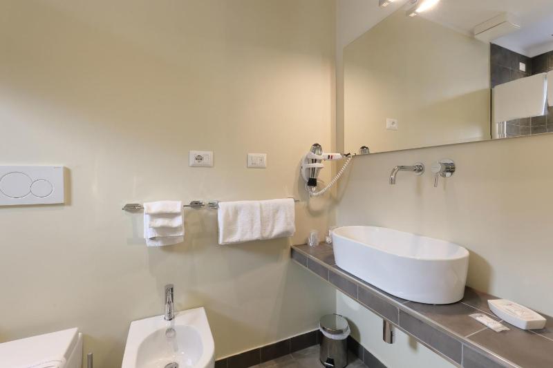 Superior Double Room image 4