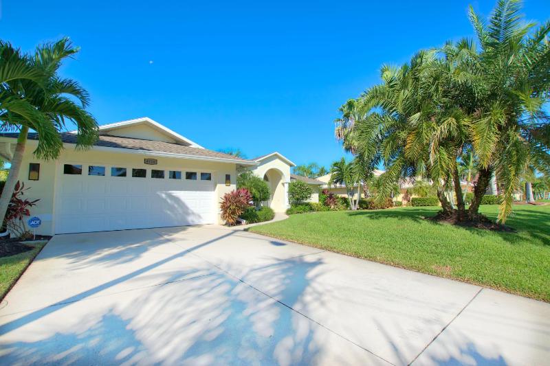 VILLA FOUR PALMS - 3 BEDS - 2 BATHS - 6 GUESTS - GULF ACCESS & POOL - INCL.10% OFF BOAT RENTAL - image 9