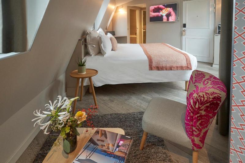 Junior Suite with Terrace image 4