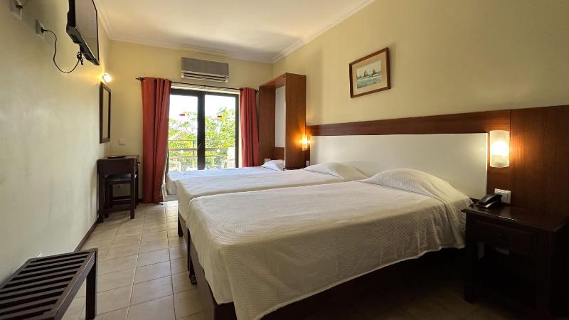 Standard Triple Room image 3
