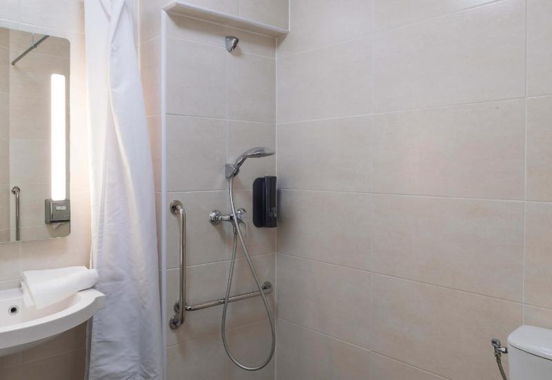 Double Room - Disability Access image 4