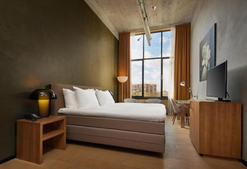 Superior Loft  image 1