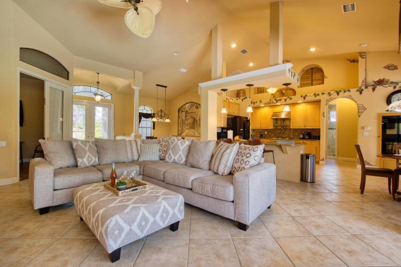 VILLA MIRACLE - 4 BEDS - 2 BATHS - 8 GUESTS - POOL/SPA - INCL. 10% OFF BOAT RENTAL - image 7