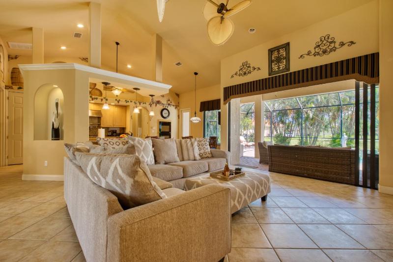 VILLA MIRACLE - 4 BEDS - 2 BATHS - 8 GUESTS - POOL/SPA - INCL. 10% OFF BOAT RENTAL - image 17
