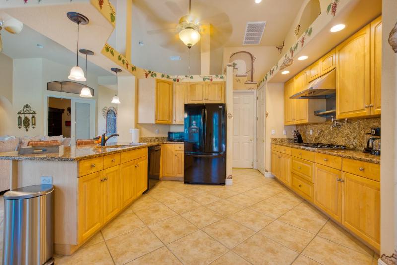 VILLA MIRACLE - 4 BEDS - 2 BATHS - 8 GUESTS - POOL/SPA - INCL. 10% OFF BOAT RENTAL - image 9