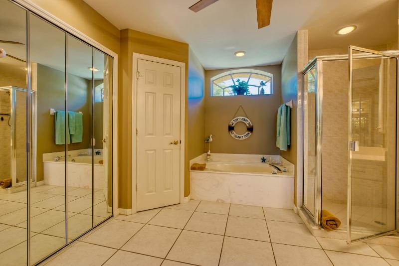 VILLA OLINDA - 3 BEDS - 2 BATHS - 6 GUESTS - GULF ACCESS & POOL - INCL. 10% OFF BOAT RENTAL - image 6