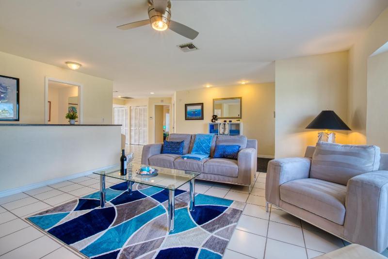 VILLA MIKADO - 3 BEDS - 3 BATHS - 6 GUESTS - GULF ACCESS & POOL/SPA - BOAT - image 37