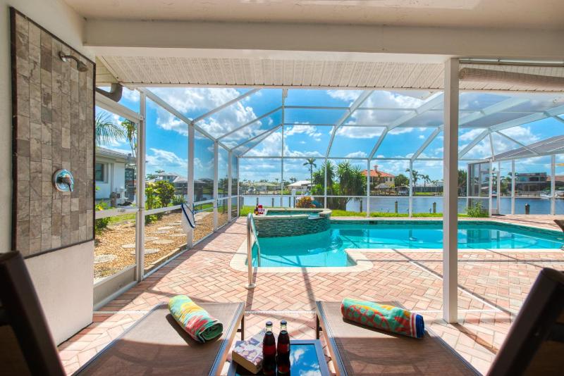 VILLA MIKADO - 3 BEDS - 3 BATHS - 6 GUESTS - GULF ACCESS & POOL/SPA - BOAT - image 22