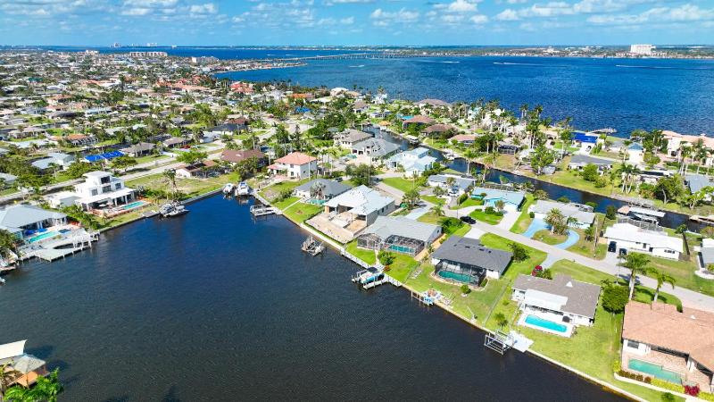 VILLA MIKADO - 3 BEDS - 3 BATHS - 6 GUESTS - GULF ACCESS & POOL/SPA - BOAT - image 29