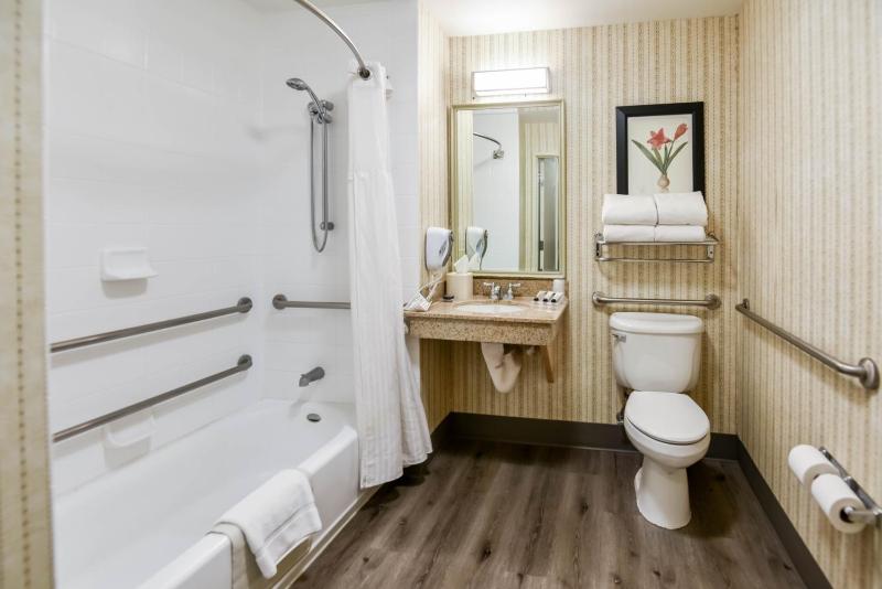 Quadruple Room - Disability Access image 2