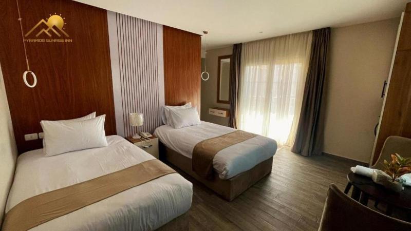 Deluxe Double or Twin Room with Balcony image 3