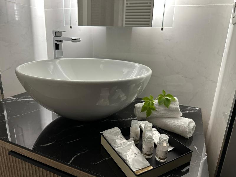 Jacuzzi Luxury Apartment in the Town Centre - image 3