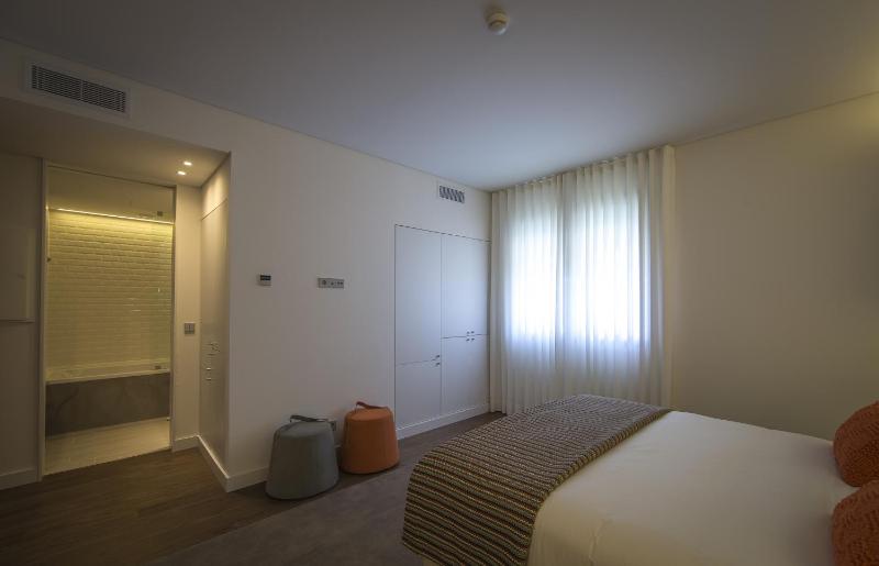 Double or Twin Room image 2