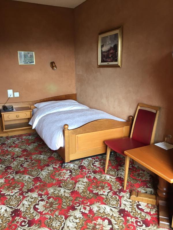 Standard Single Room image 3