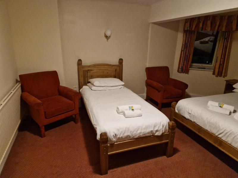 Standard Triple Room image 1