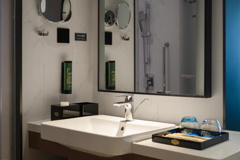 Hampton by Hilton Beijing South Railway Station - image 5